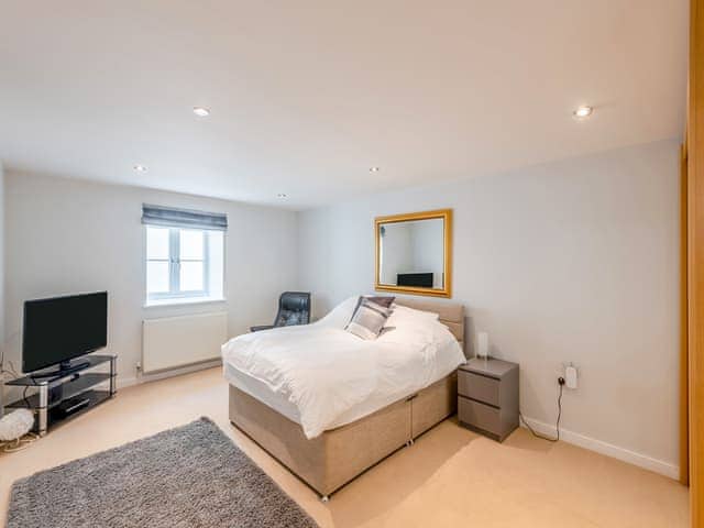 Double bedroom | Oversands, Torquay