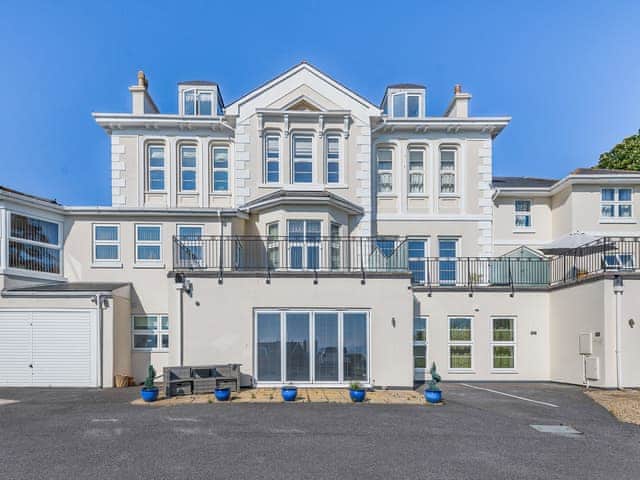 Exterior | Oversands, Torquay