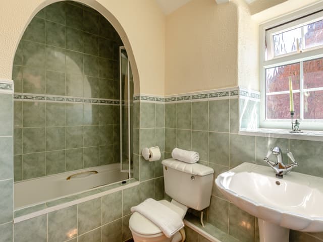 Bathroom | Pete&rsquo;s Place, Taunton