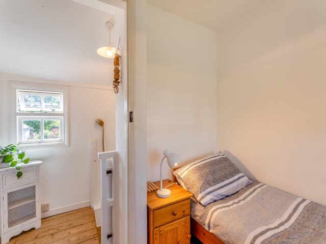 Twin bedroom | Island Cottage, Mersea Island