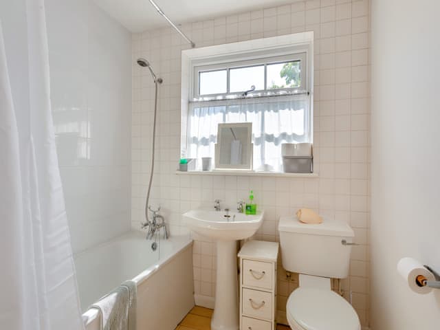 Bathroom | Island Cottage, Mersea Island