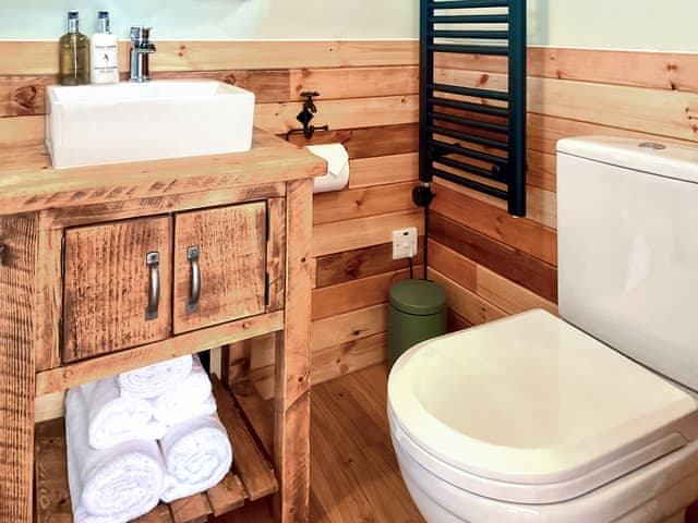 Shower room | Walkeridge Farm, Reading