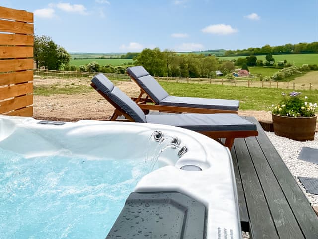 Hot tub | Walkeridge Farm, Reading