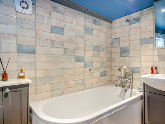 Bathroom | Brookend Cottage, Chastleton