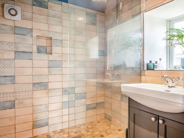 Bathroom | Brookend Cottage, Chastleton