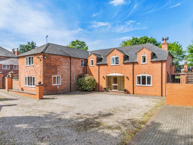 Exterior | The Hill Coachouse, Barrow-on-Trent