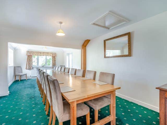 Dining room | The Hill Coachouse, Barrow-on-Trent