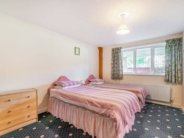 Twin bedroom | The Hill Coachouse, Barrow-on-Trent