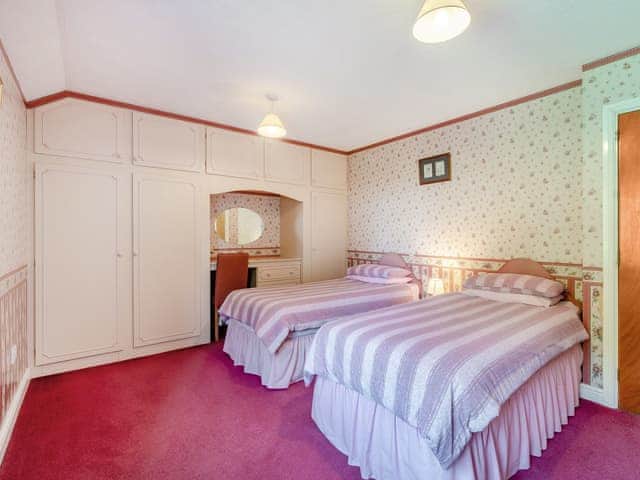 Twin bedroom | The Hill Coachouse, Barrow-on-Trent