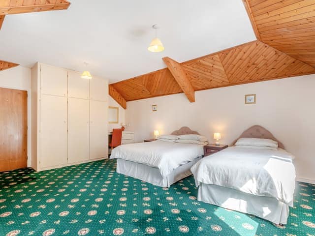 Twin bedroom | The Hill Coachouse, Barrow-on-Trent