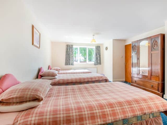 Triple bedroom | The Hill Coachouse, Barrow-on-Trent
