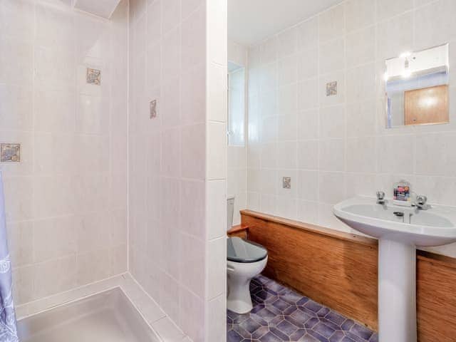 Bathroom | The Hill Coachouse, Barrow-on-Trent