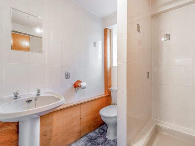 Bathroom | The Hill Coachouse, Barrow-on-Trent