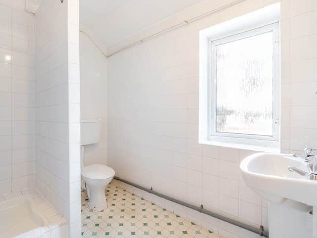 Bathroom | The Hill Coachouse, Barrow-on-Trent