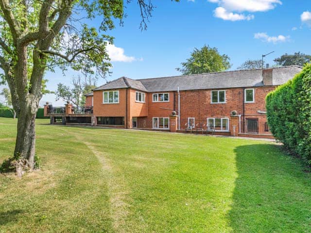 Exterior | The Hill Coachouse, Barrow-on-Trent
