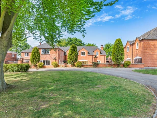 Exterior | The Hill Coachouse, Barrow-on-Trent