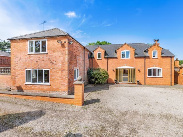 Exterior | The Hill Coachouse, Barrow-on-Trent
