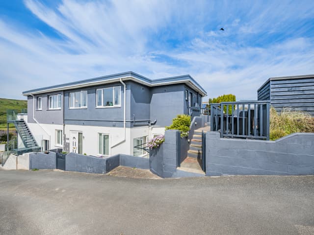 Exterior | Ocean Breeze - Bonnie View Beach Apartments, Holywell Bay
