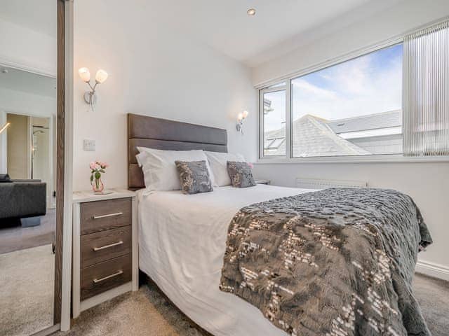Double bedroom | Ocean Breeze - Bonnie View Beach Apartments, Holywell Bay