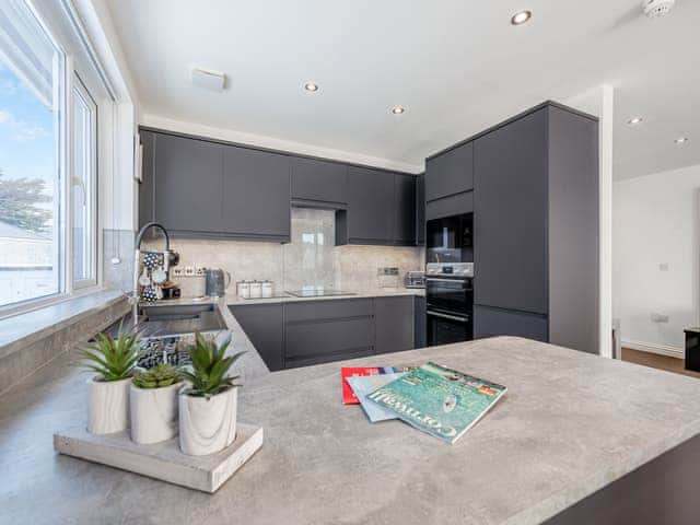 Open plan living space | Blue Horizons - Bonnie View Beach Apartments, Holywell Bay
