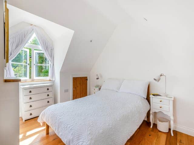 Double bedroom | Candlewick Cottage, Lower Heyford, near Oxford