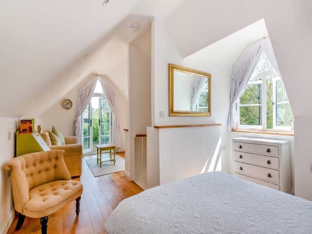 Double bedroom | Candlewick Cottage, Lower Heyford, near Oxford