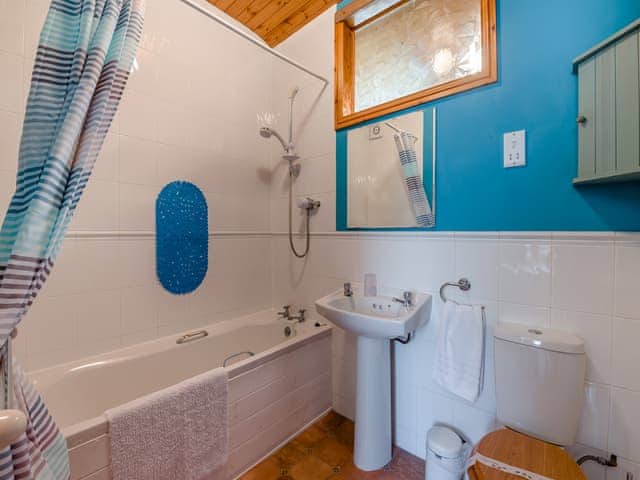 Bathroom | Spinnaker - Keel Lodges, Staithes, near Whitby