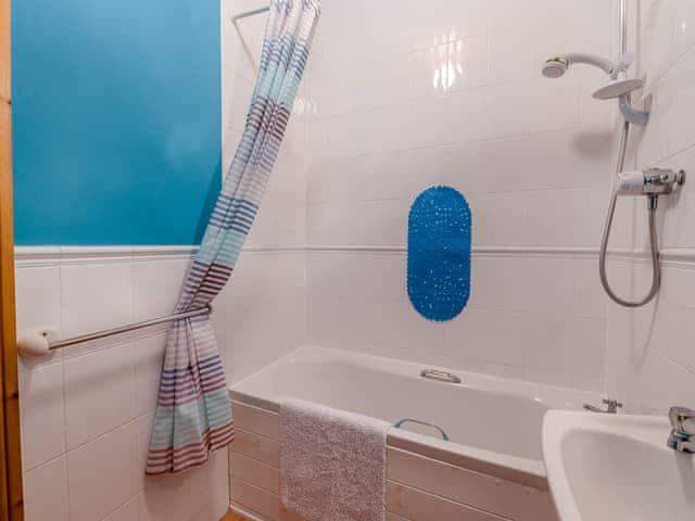Bathroom | Spinnaker - Keel Lodges, Staithes, near Whitby
