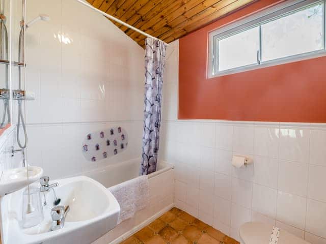 Bathroom | Spinnaker - Keel Lodges, Staithes, near Whitby