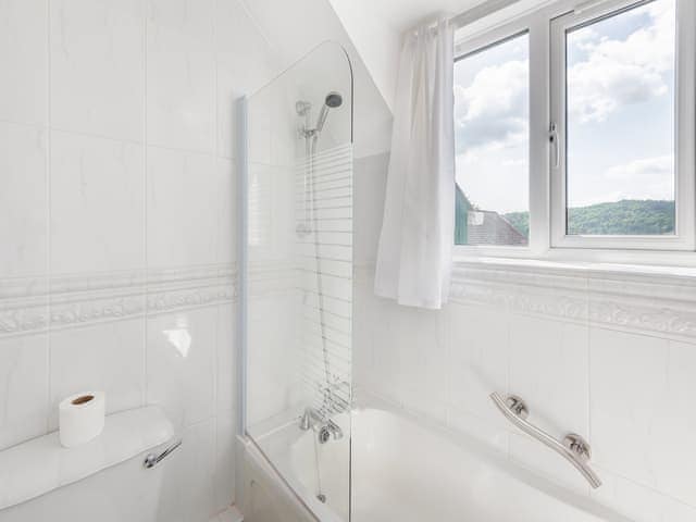 Bathroom | Rainbow’s End, Bowness-on-Windermere