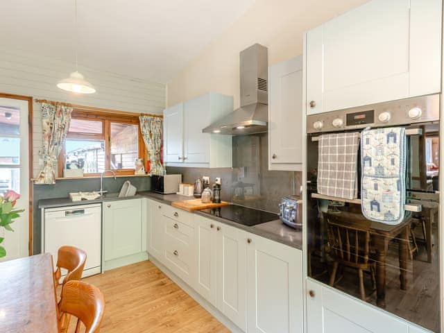 Kitchen/diner | Captain’s Quarters - Keel Lodges, Staithes, near Whitby