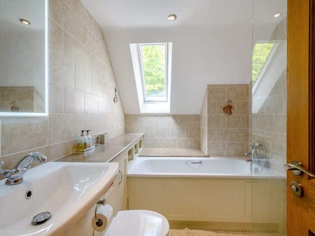 Bathroom | Riversdale Cottage, Irstead, near Wroxham