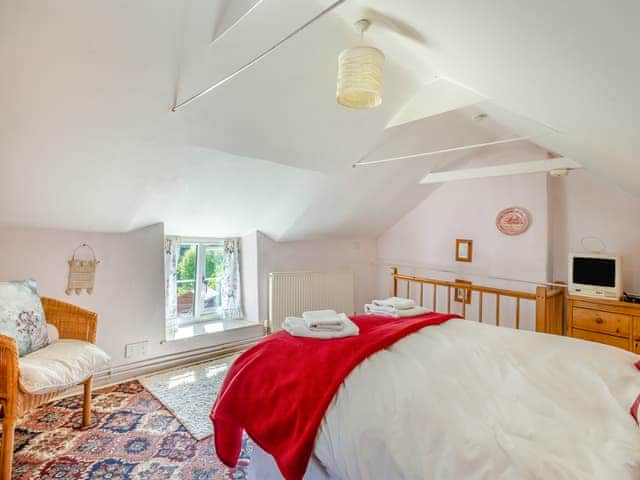 Double bedroom | Little Thatch, Netherbury, near Beaminster