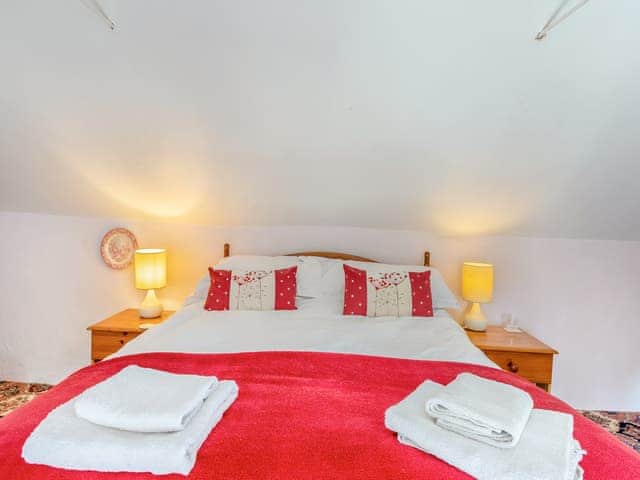 Double bedroom | Little Thatch, Netherbury, near Beaminster