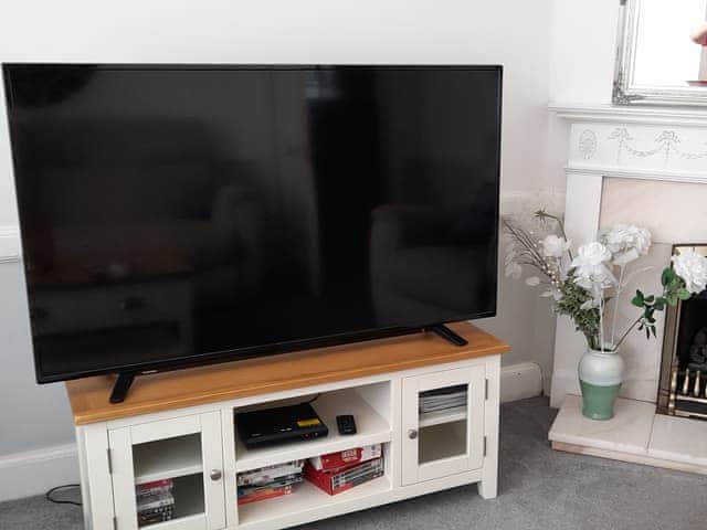 58 smart TV with Netflix and Disney channel subscription | Lilac Villa, Skegness