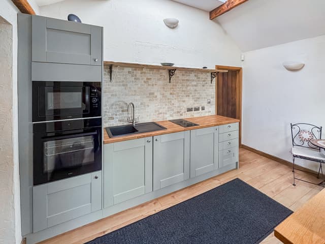 Kitchen | Broadlea, North Green
