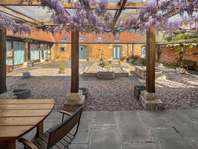 Outdoor | Broadlea, North Green