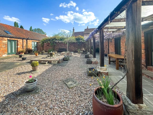 Outdoor | Broadlea, North Green