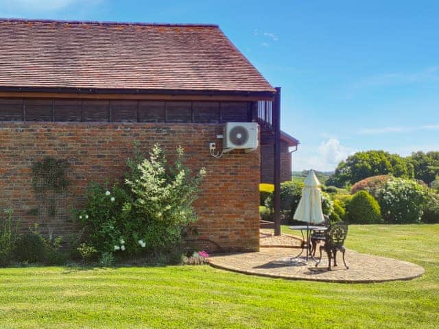 Exterior | Moorhens - Chilsham Farm Nurseries, Herstmonceux, near Hailsham
