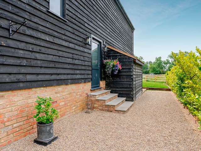 Sitting-out-area | Moat Farm, Tring
