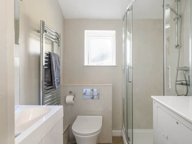 Bathroom | Cross Cottage - Sandy Barn Cottages, St Breward, Bodmin Moor