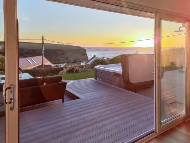 Decking | Ocean View, Mawgan Porth