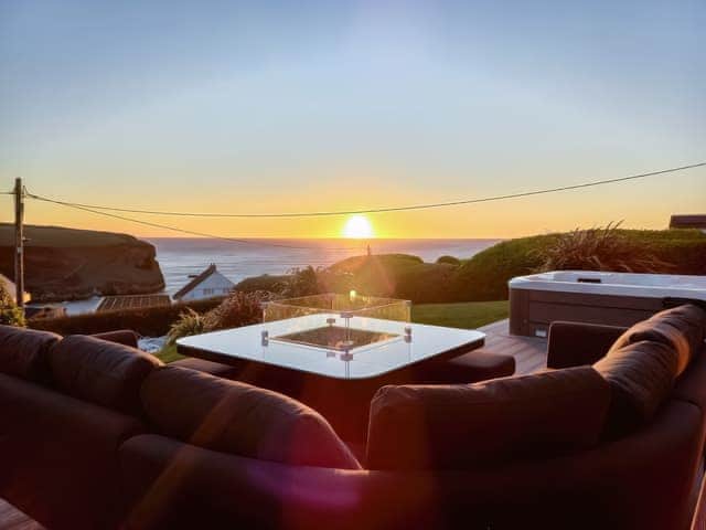 Decking | Ocean View, Mawgan Porth