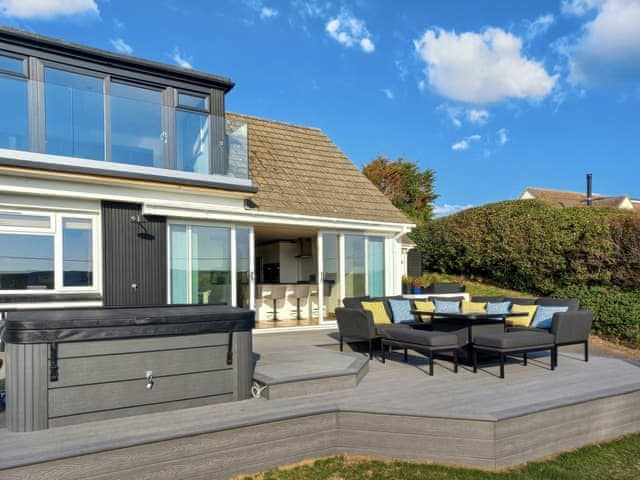 Decking | Ocean View, Mawgan Porth