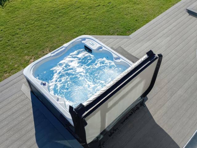 Hot tub | Ocean View, Mawgan Porth