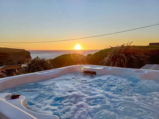 Hot tub | Ocean View, Mawgan Porth