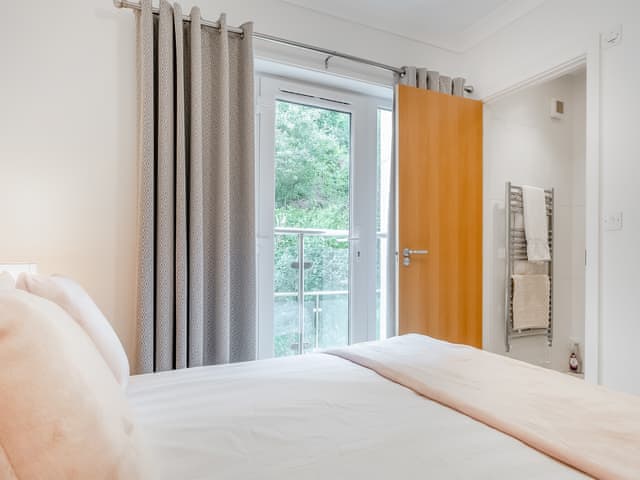 Double bedroom | Bay View - Esplanade Escapes, Shanklin