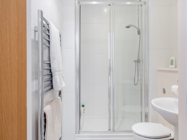Bathroom | Bay View - Esplanade Escapes, Shanklin