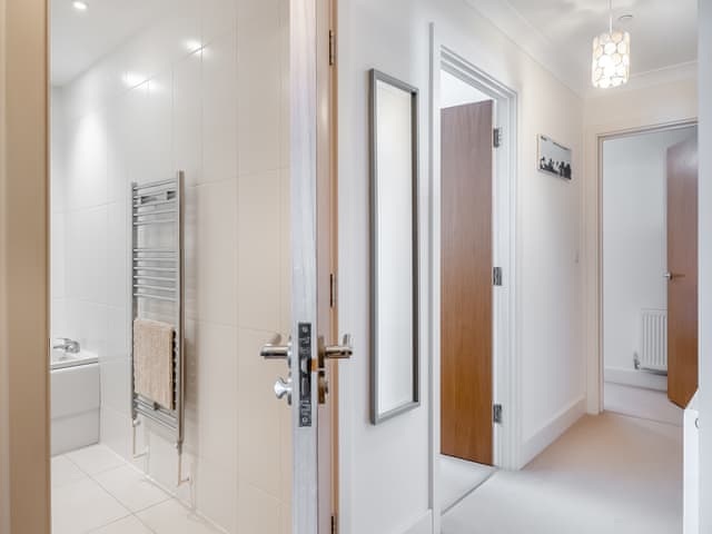 Hallway | Bay View - Esplanade Escapes, Shanklin