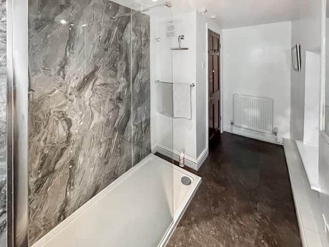 Shower room | Broadmeadows Farm, Butterton